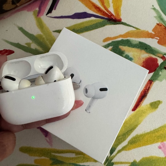 Apple AirPods Pro with Charging Case - White - Picture 10 of 11